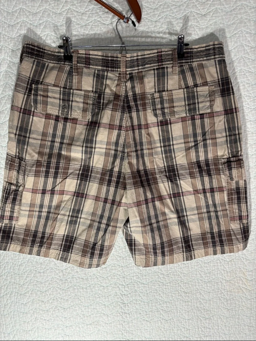 Basic Editions Plaid Cargo Shorts in Beige, Brown and Black 100% Cotton